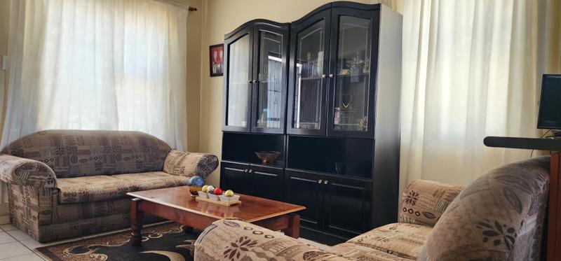 2 Bedroom Property for Sale in Pelikan Park Western Cape